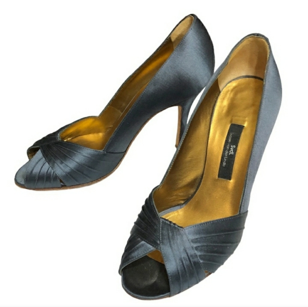 SUSAN VAN DER LINDE Grey Silk Peep Toe Stiletto Heels.EUC!